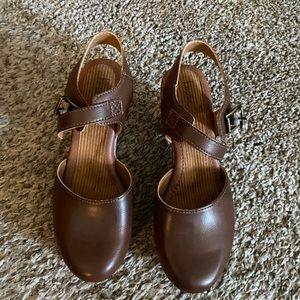 Women’s Mary Jane’s Clog